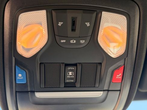 Used 2023 RAM 1500 Big Horn AWD/4WD image 30