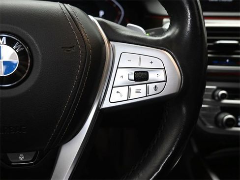 Used 2020 BMW 740i xDrive 740i xDrive w/ Cold Weather Package image 33