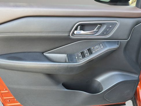 Used 2021 Nissan Rogue Platinum AWD/4WD image 22