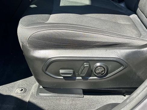 Used 2023 Jeep Grand Cherokee Laredo w/ Luxury Tech Group I AWD/4WD image 18