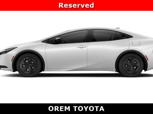 New 2027 Toyota Prius Plug-In Hybrid FWD image 4