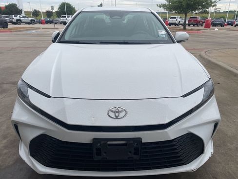 Used 2025 Toyota Camry LE w/ Convenience Package FWD image 2