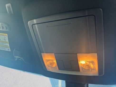 Used 2019 Ford Explorer XLT w/ Equipment Group 202A AWD/4WD image 16