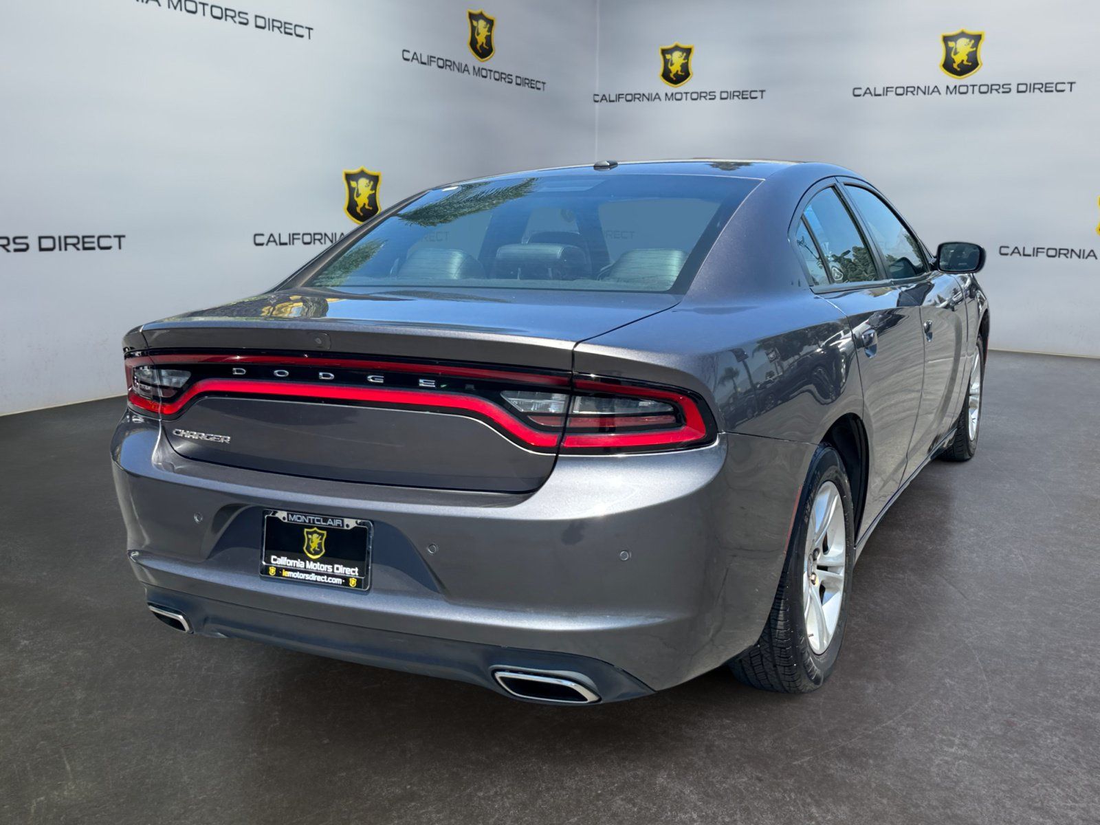 Used 2021 Dodge Charger SXT w/ Leather Interior Group RWD image 5