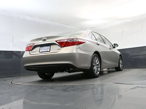 Used 2016 Toyota Camry XLE w/ Moonroof Package FWD image 23