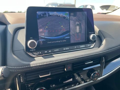 Used 2023 Nissan Rogue SL FWD image 18