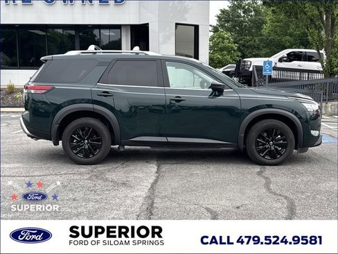 Used 2024 Nissan Pathfinder SL AWD/4WD image 2