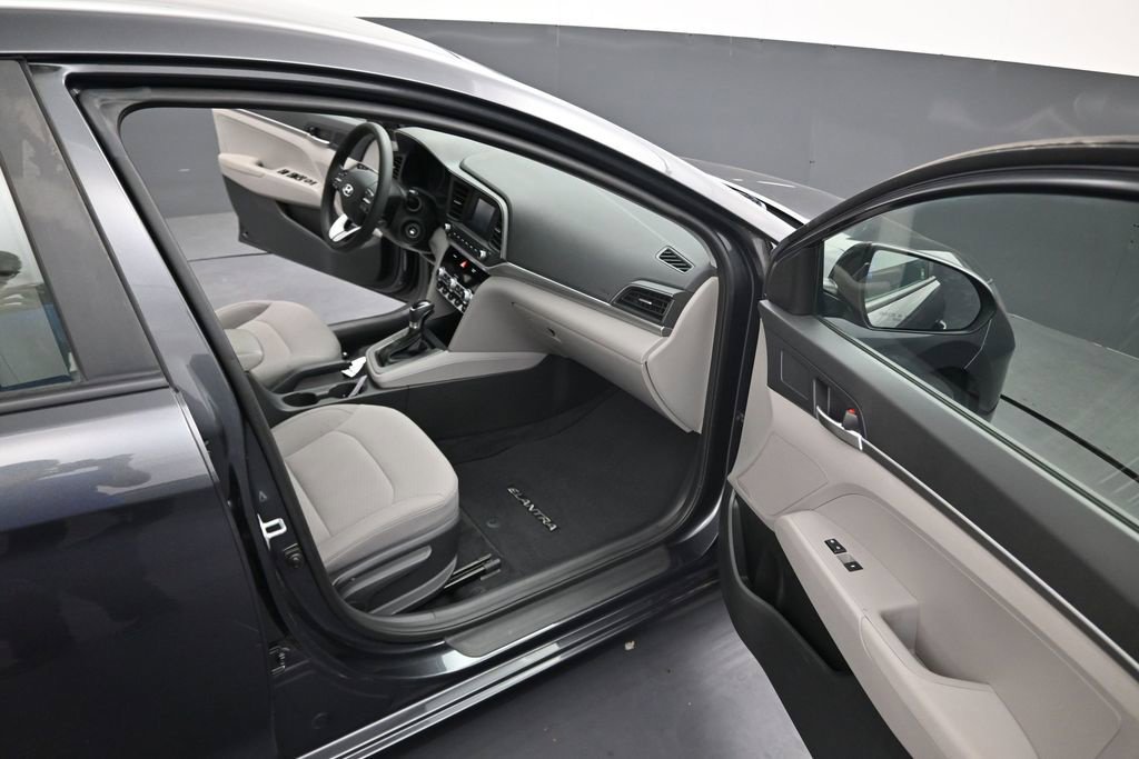 Used 2020 Hyundai Elantra SE FWD image 20