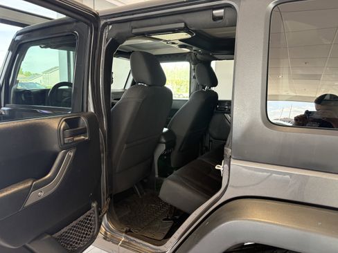 Used 2018 Jeep Wrangler Unlimited Sport S AWD/4WD image 16