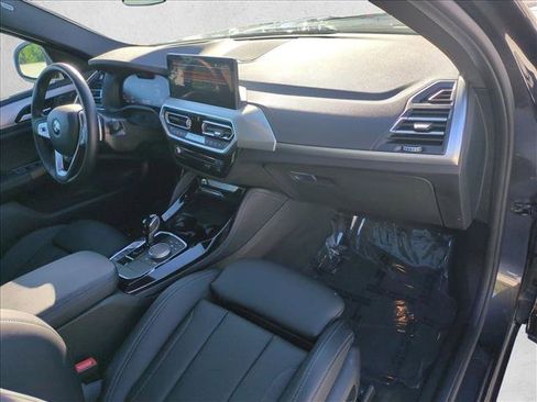 Certified 2025 BMW X4 xDrive30i w/ Premium Package image 23