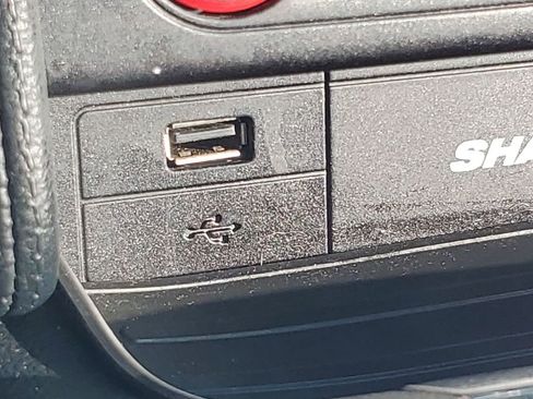 Used 2017 Ford Mustang Premium image 31