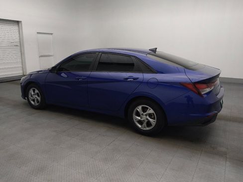 Used 2021 Hyundai Elantra SE FWD image 3