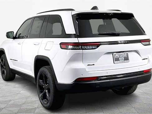 New 2025 Jeep Grand Cherokee Limited w/ Black Appearance Package image 4