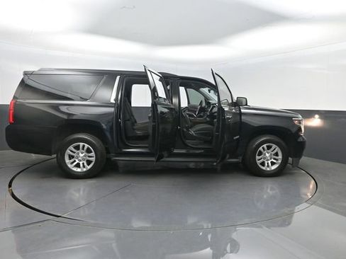 Used 2020 Chevrolet Suburban LS w/ Enhanced Driver Alert Package RWD image 37