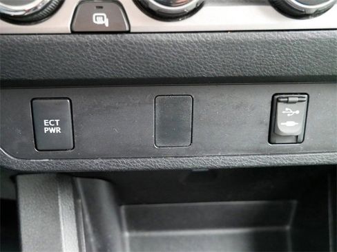 Used 2016 Toyota Tacoma SR5 image 22