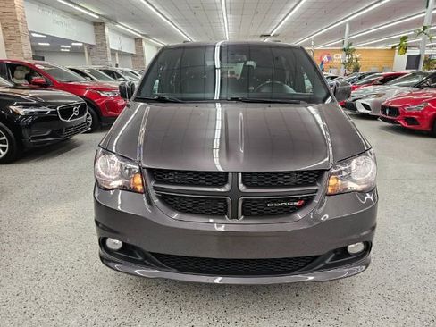 Used 2017 Dodge Grand Caravan GT image 2