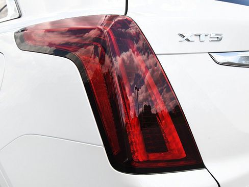 Used 2024 Cadillac XT5 Premium Luxury w/ Platinum Package AWD/4WD image 8