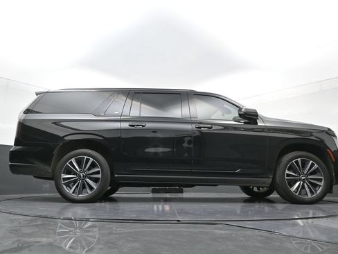 Used 2025 Cadillac Escalade ESV Sport w/ Touring Package AWD/4WD image 29