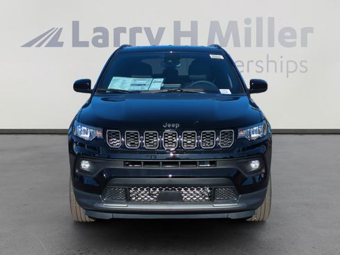 New 2026 Jeep Compass Latitude image 8