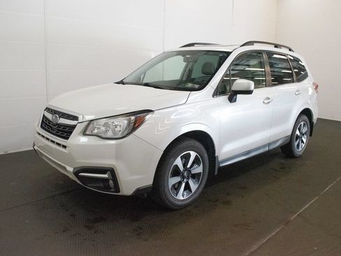 Used 2018 Subaru Forester 2.5i Limited AWD/4WD image 8