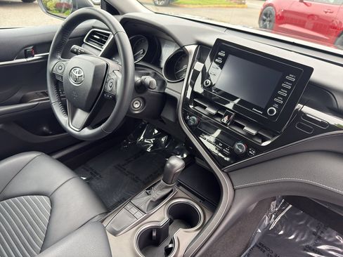 Used 2023 Toyota Camry SE w/ Protection Package (Q2) (TMS) FWD image 17
