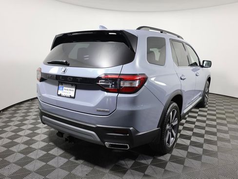 Used 2023 Honda Pilot Touring image 5