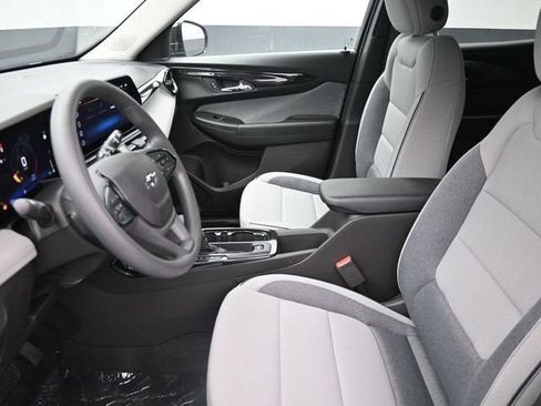 New 2026 Chevrolet TrailBlazer LT w/ Midnight Edition FWD image 16