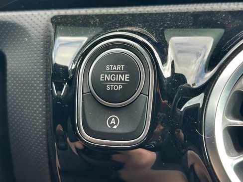 Used 2025 Mercedes-Benz CLA 250 4MATIC image 32