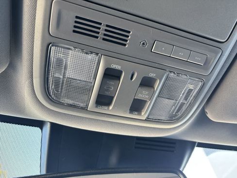 Used 2020 Honda CR-V Touring image 22