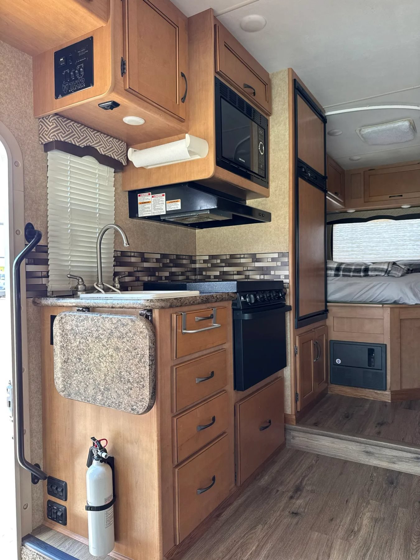 Used 2017 Ford E-450 and Econoline 450 Super Duty w/ Motorhome Prep Package RWD image 37