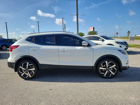 Certified 2021 Nissan Rogue Sport SL w/ Premium Package FWD image 4
