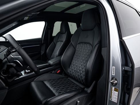 Used 2023 Audi e-tron S Premium Plus image 15