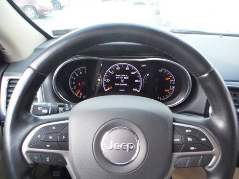 Used 2022 Jeep Grand Cherokee Laredo E w/ Security & Convenience Group AWD/4WD image 42