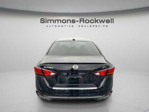 Used 2021 Nissan Altima 2.5 SR FWD image 4
