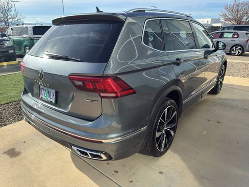 Used 2022 Volkswagen Tiguan SEL R-Line image 4