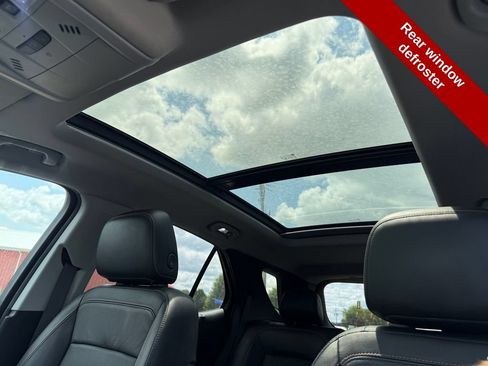 Used 2021 Chevrolet Equinox Premier AWD/4WD image 46