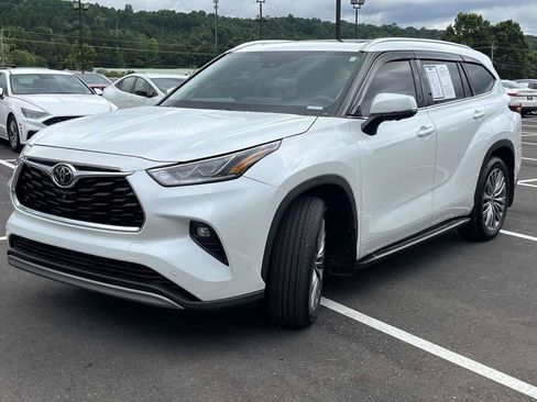 Used 2023 Toyota Highlander Platinum AWD/4WD image 7