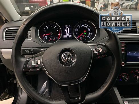 Used 2017 Volkswagen Jetta SE image 22