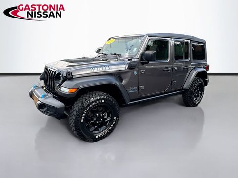 Used 2023 Jeep Wrangler Unlimited w/ Cold Weather Group AWD/4WD image 5
