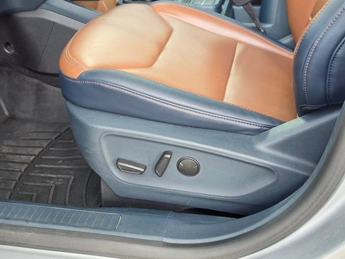 Used 2022 Ford Maverick Lariat w/ Lariat Luxury Package FWD image 19