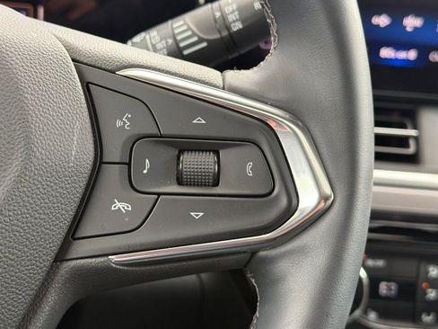 Used 2025 Chevrolet Trax ACTIV w/ Sunroof Package FWD image 37