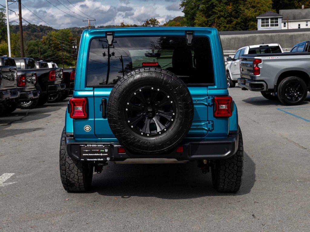 Certified 2020 Jeep Wrangler Unlimited Sahara AWD/4WD image 5