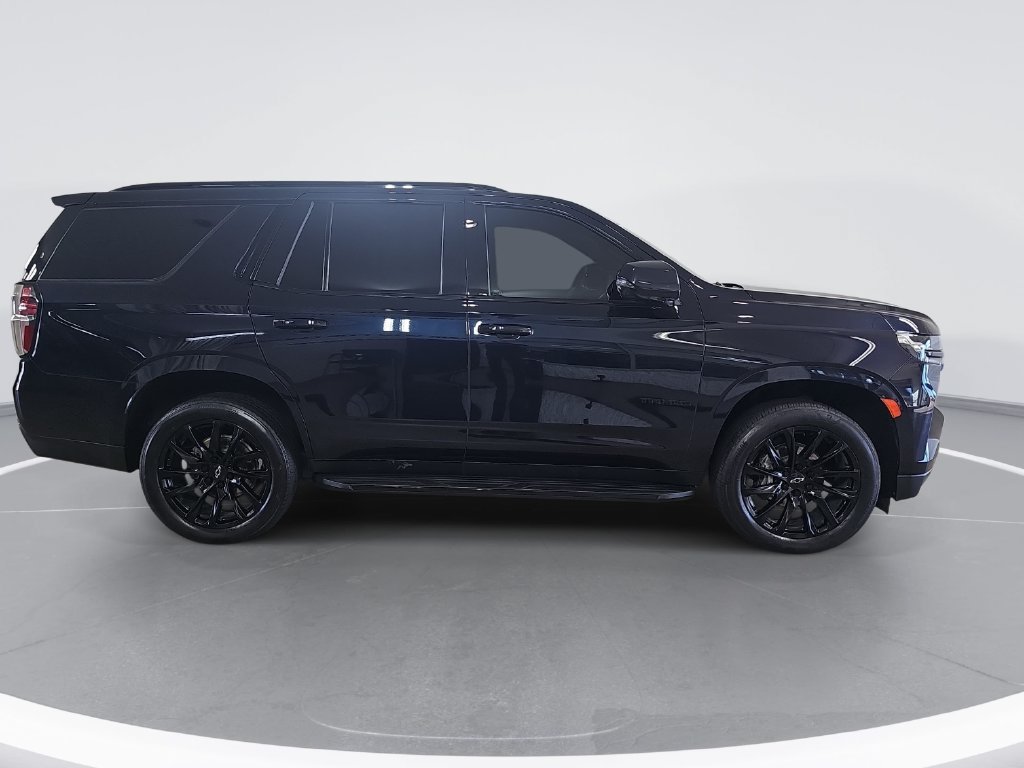 Used 2022 Chevrolet Tahoe RST w/ Luxury Package AWD/4WD image 2