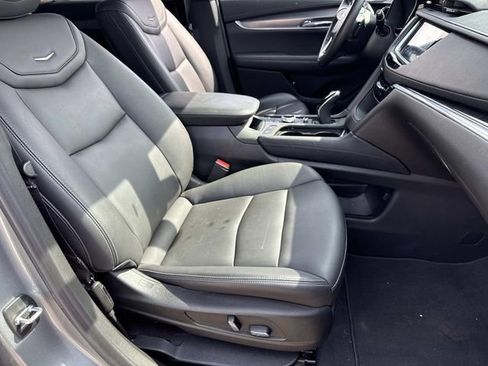 Used 2023 Cadillac XT6 Luxury FWD image 9