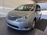 Used 2016 Toyota Sienna LE image 3