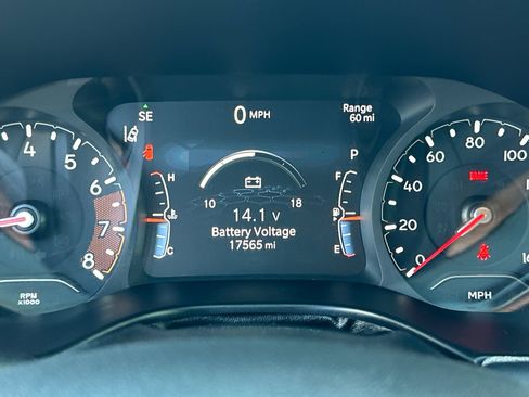 Used 2023 Jeep Compass Latitude w/ Sun and Sound Group AWD/4WD image 11