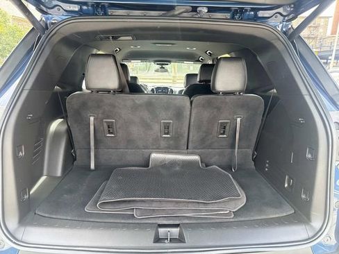 Used 2023 Chevrolet Traverse LT image 9