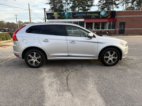Used 2015 Volvo XC60 T5 image 4