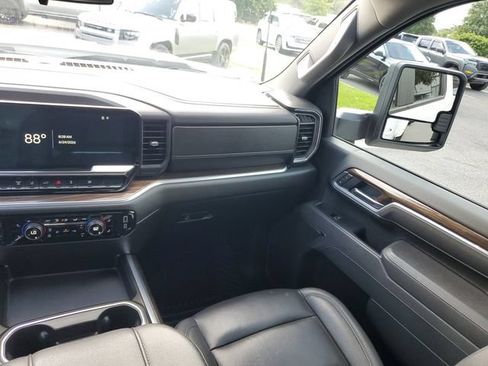Used 2025 Chevrolet Silverado 3500 LT AWD/4WD image 16