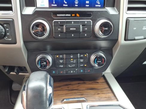 Used 2020 Ford F150 Lariat w/ Equipment Group 502A Luxury AWD/4WD image 28